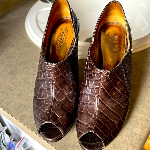 Peep toe high heels - Picture 2 of 3